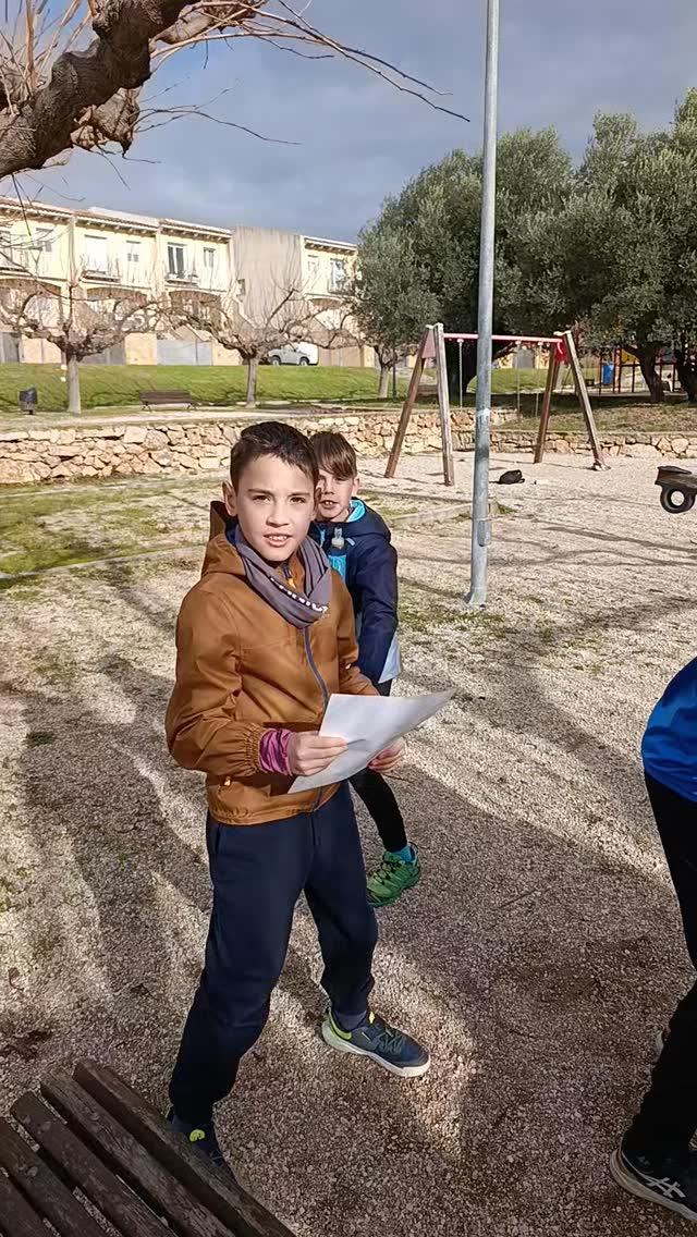 🌿 Aventura 360º per Setmana Santa!

Tres matins plens d’esport, natura i aventura per a xiquets i xiquetes amb ganes de moure’s i descobrir la muntanya.

⛰️ Jocs i esports de muntanya
🧭 Aprendre a moure’ns al medi natural
🤝 Fer nous amics
💪 Guanyar autonomia i confiança

Tres dies per explorar, jugar i aprendre a la natura amb l’equip d’El Petit Boix.

🌱 Una experiència activa i educativa que segur que recordaran!

📲 Inscripcions a les stories destacades o al web.

#escolademuntanya #escoladenatura #lasénia #terresdelsénia #pnports