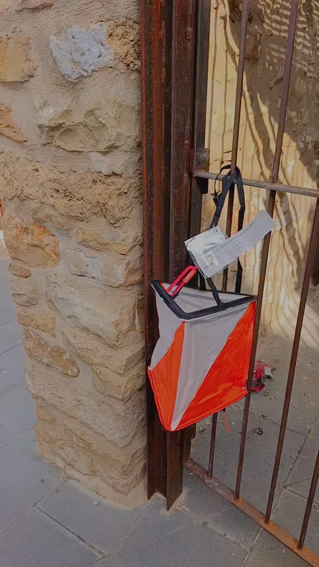 Última activitat del @passaportedunauta a la Sénia orientant pel casc antic i aprenent sobre el territori! Gràcies a tots els que heu vingut 😍.

Demà comença el Cicle de Sortides a la Natura de @escolamariajesusortiabella amb ruta pel camí fluvial del Riu Sénia 🏞️. Us animeu? 

#ElPetitBoix #escolademuntanya #escoladenatura #educacióambiental