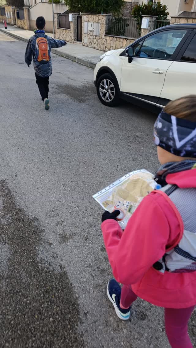 Últim dia d'Aventura 360° per Nadal 🎄!

Avui hem acabat els 3 dies amb orientació per muntanya 🧭🗺️📍, una forma de moure's pel medi natural amb molts d'aprenentatges. 

Desde el Petit Boix agraïm de tot cor la confiança de les famílies en esta nova proposta i us desitgem unes bones festes 🎉🎄!

Fins l'any vinent 🌄